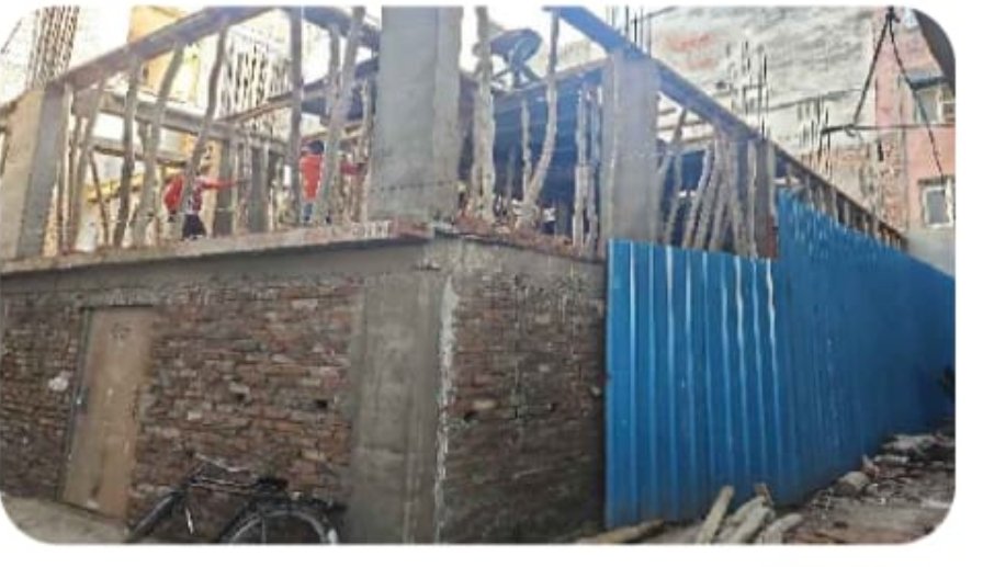 JainTour's tweet photo. Paharganj mein raat din ho rahi hai illegal Construction at Plot No. 8679-8680, 8688-8689, Arakashan Road, Paharganj, New Delhi-110055. 
Already filed complaint Dy No.3629 but No Action were taken till today.
MCD Karol bagh Zone bhi so rahi koi Action nahi le rahi hai. https://t.co/4ohEd0f8v5