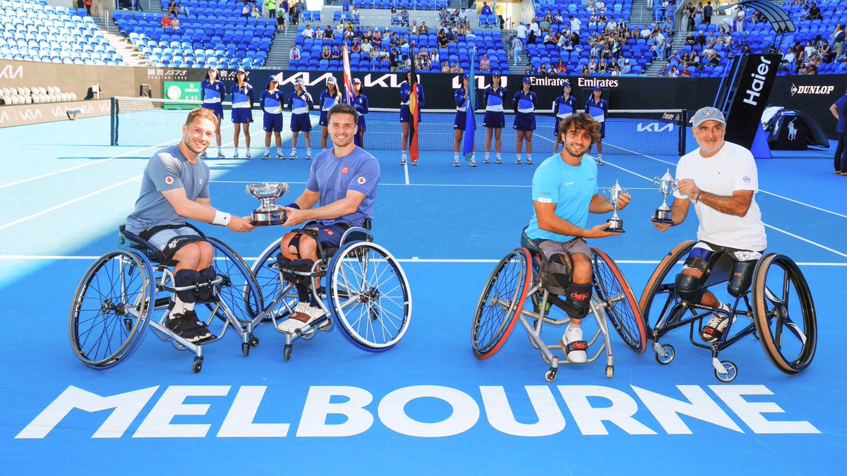 Tenis España (@rfetenis) on Twitter photo Nuevo logro desbloqueado 🆕🥈🌟
¡<a href="/DaniCaver/">Daniel Caverzaschi</a> llega a su primera final de Grand Slam en el cuadro de dobles del #AusOpen junto al francés Houdet!
📲 rfet.es/es/noticia/dan…
📸 #ITF Nuevo logro desbloqueado 🆕🥈🌟
¡<a href="/DaniCaver/">Daniel Caverzaschi</a> llega a su primera final de Grand Slam en el cuadro de dobles del #AusOpen junto al francés Houdet!
📲 rfet.es/es/noticia/dan…
📸 #ITF