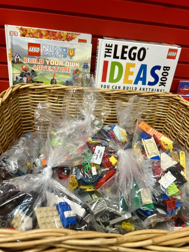 AlexanderDevine tweet media