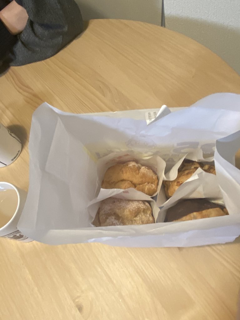 0926_takuma's tweet photo. ビアードパパ🧁 https://t.co/JDMJnxnxFG