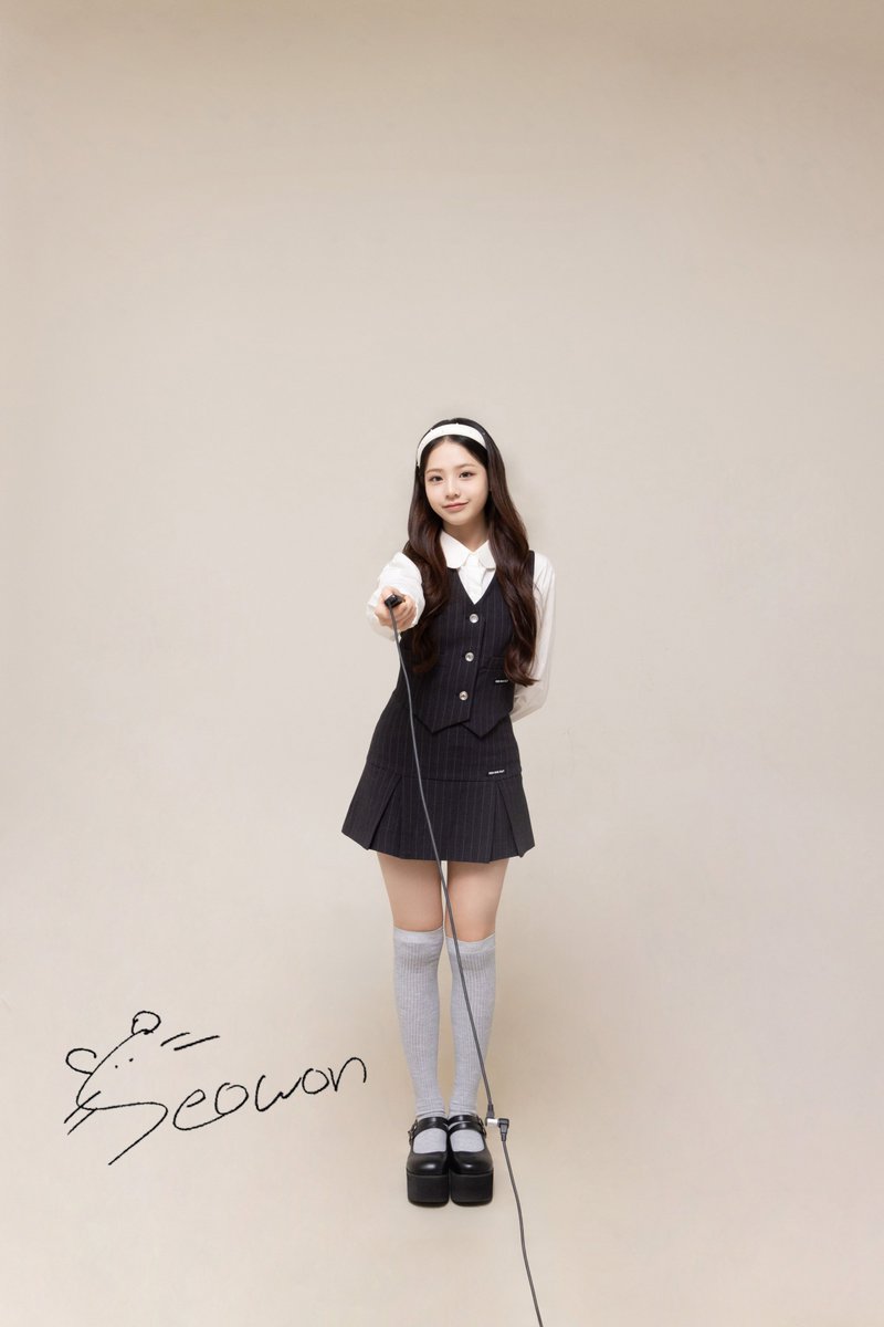 UNIS_offcl's tweet photo. ✨HAPPY BIRTHDAY SEOWON✨

#UNIS #유니스 
#SEOWON #임서원
#HAPPY_SEOWON_DAY https://t.co/JI9hz76vxI