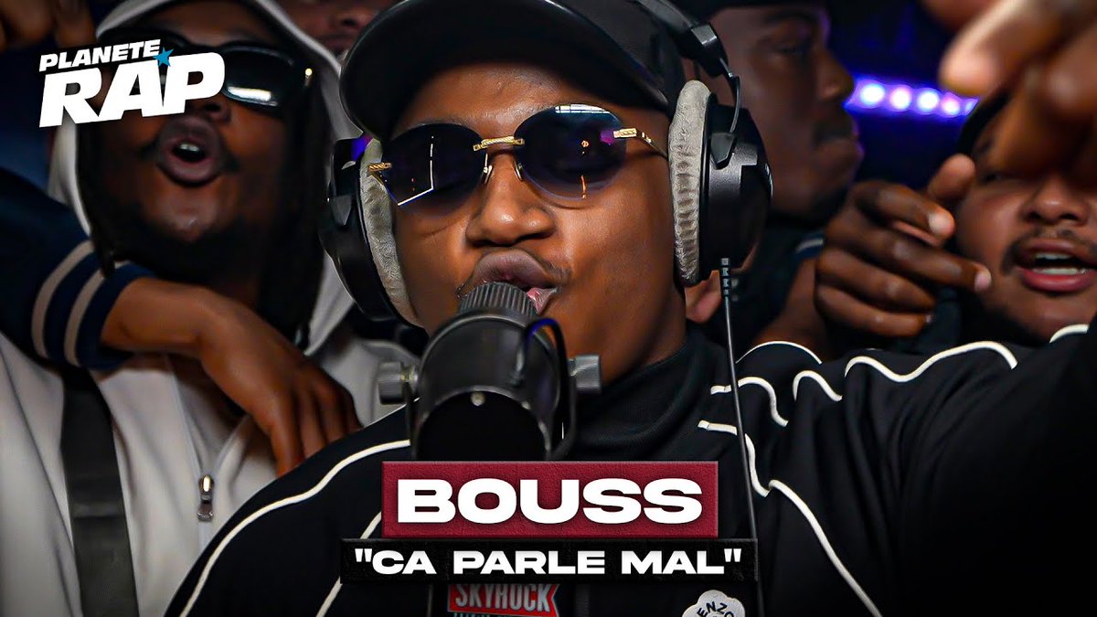 SkyrockFM's tweet photo. Pour la suite du son #skyrockdedicace te cale #CaParleMal de #Bouss, le son #Numéro14 du #TopSingles 🔥

#LaPremiereFois que tu l'as entendu à la radio, c'est sur #Skyrock 😏
🔊 https://t.co/80SMmalNJy 

Mate le live @planete_rap 🎥 https://t.co/QyxGmOdk6W https://t.co/zsa02x2rK9