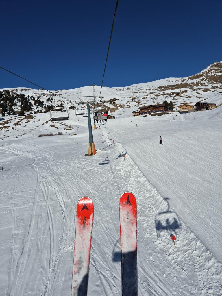 thomasson420's tweet photo. Sempre uno spettacolo in #ValGardena ❤️⛷️🔥
#Seceda #DolomitiDinamiti https://t.co/QMQVsJGtZr