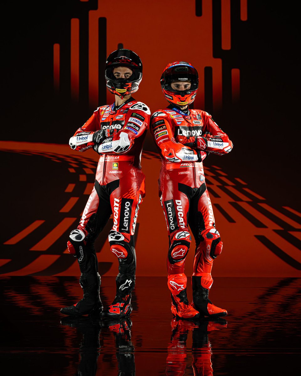 ducaticorse's tweet photo. Our Dream Team 🔴

#ForzaDucati #DucatiLenovoTeam https://t.co/55bGLCPlvO