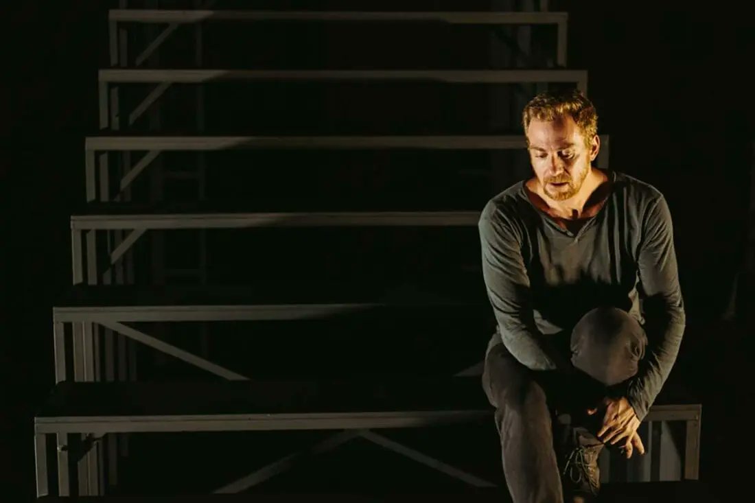 ÚLTIMOS DÍAS - 'Rabia' 🐀
Conoce la historia de este hombre que vive en la buhardilla de la mansión donde trabaja su amor, opara ser testigo de lo que ella vive. 
¡Ve al <a href="/TeatroBellasArt/">Teatro Bellas Artes</a> a ver a <a href="/tolcachirc/">Claudio Tolcachir</a> en escena!
¡Tenemos un 20% de descuento aquí!👉 bit.ly/4eqjckv