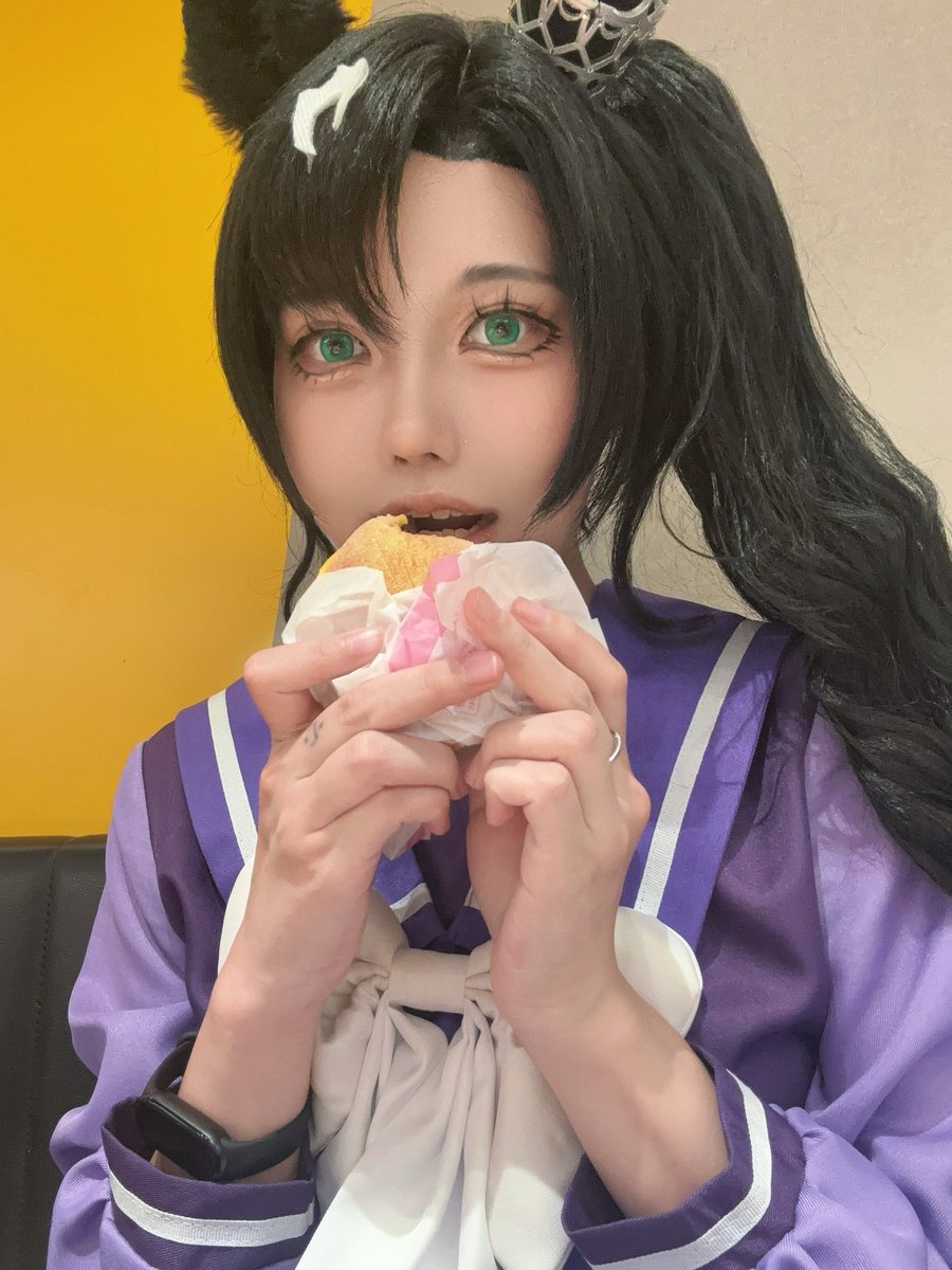 M4AIce's tweet image. 中意食🍔
#サトノクラウン
#ウマ娘
#cosplay