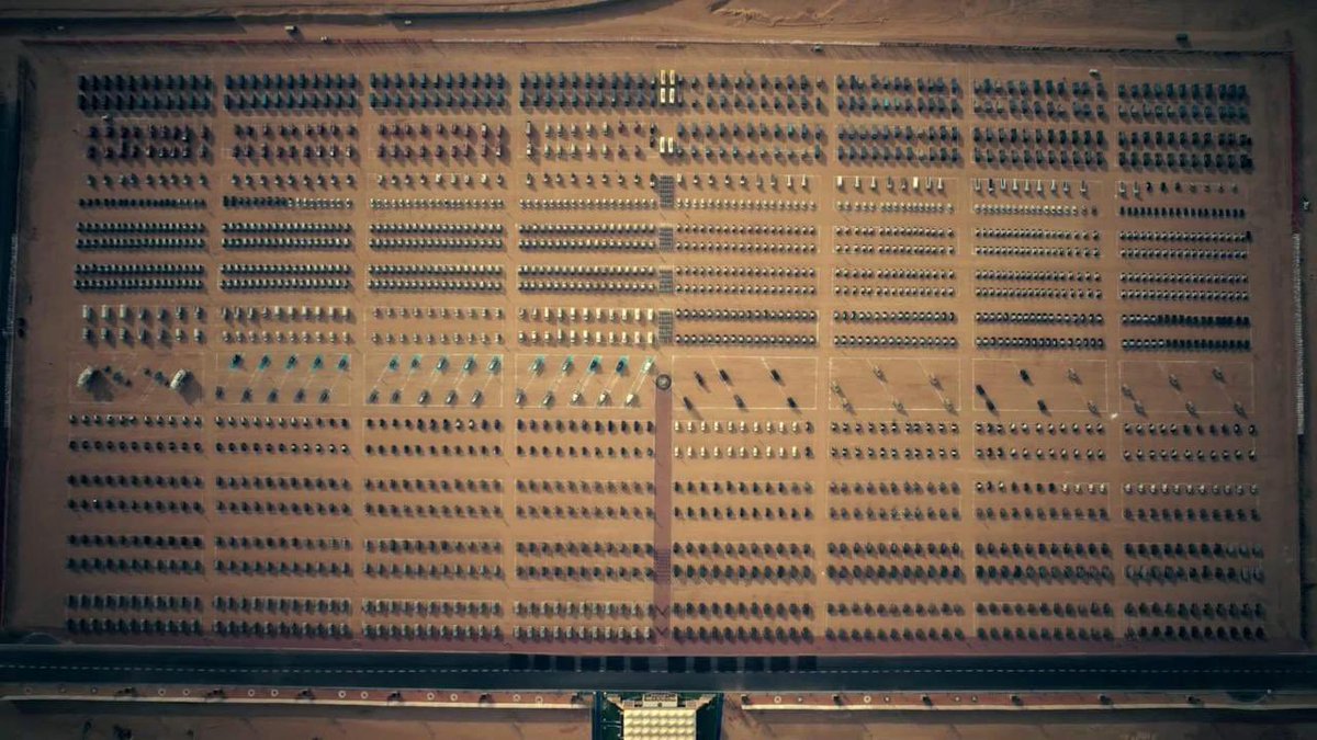 احتفالا بالعيد ال ٧٣  للشرطة المصرية، وتحت رعاية السيد الرئيس عبد الفتاح السيسي، نظّمت وزارة الداخلية أكبر اصطفاف أمني في تاريخها!🌟
تشرفت هاي لايتس جروب بالمشاركة في هذا الحدث بتصميم وتنفيذ منصة المشاهدة الرئيسية لساحة العرض، التي تمثل قمة الابتكار في تقنيات الهياكل الذكية.