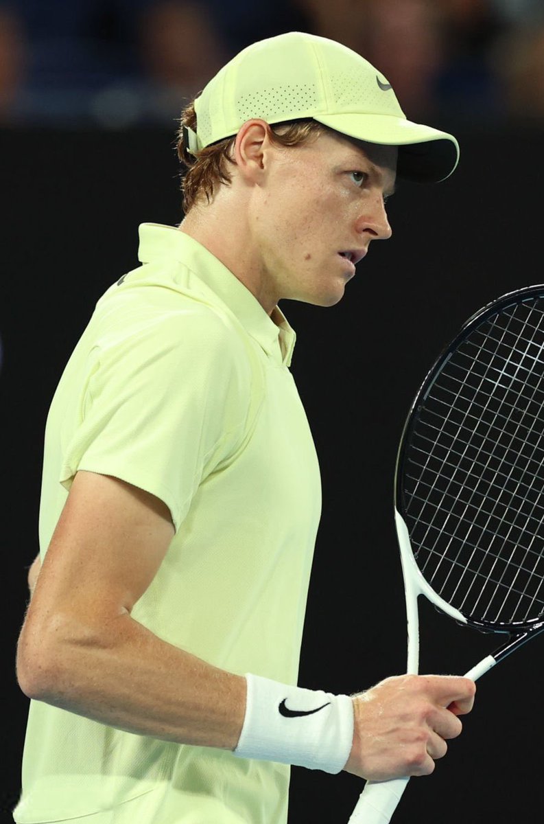 Sinner d. Shelton 7-6(2) 6-2 6-2

Jannik reaches back to back Australian Open finals.

✅3rd Slam final
✅2nd AO final
✅20th straight win
✅13th straight win at AO

There is no question about who the best player on the planet is.

Jannik is HIM.

🇮🇹❤️