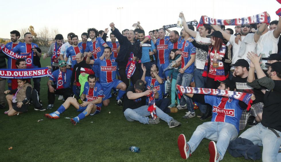 Por eles, polo primeiro ascenso en Maside! 

Este domingo todos ao Couto 🔴🔵

<a href="/UDOurense2014/">UD Ourense 🐺</a> - <a href="/racingvillalbes/">Racing Club Villalbés</a> (17:00)