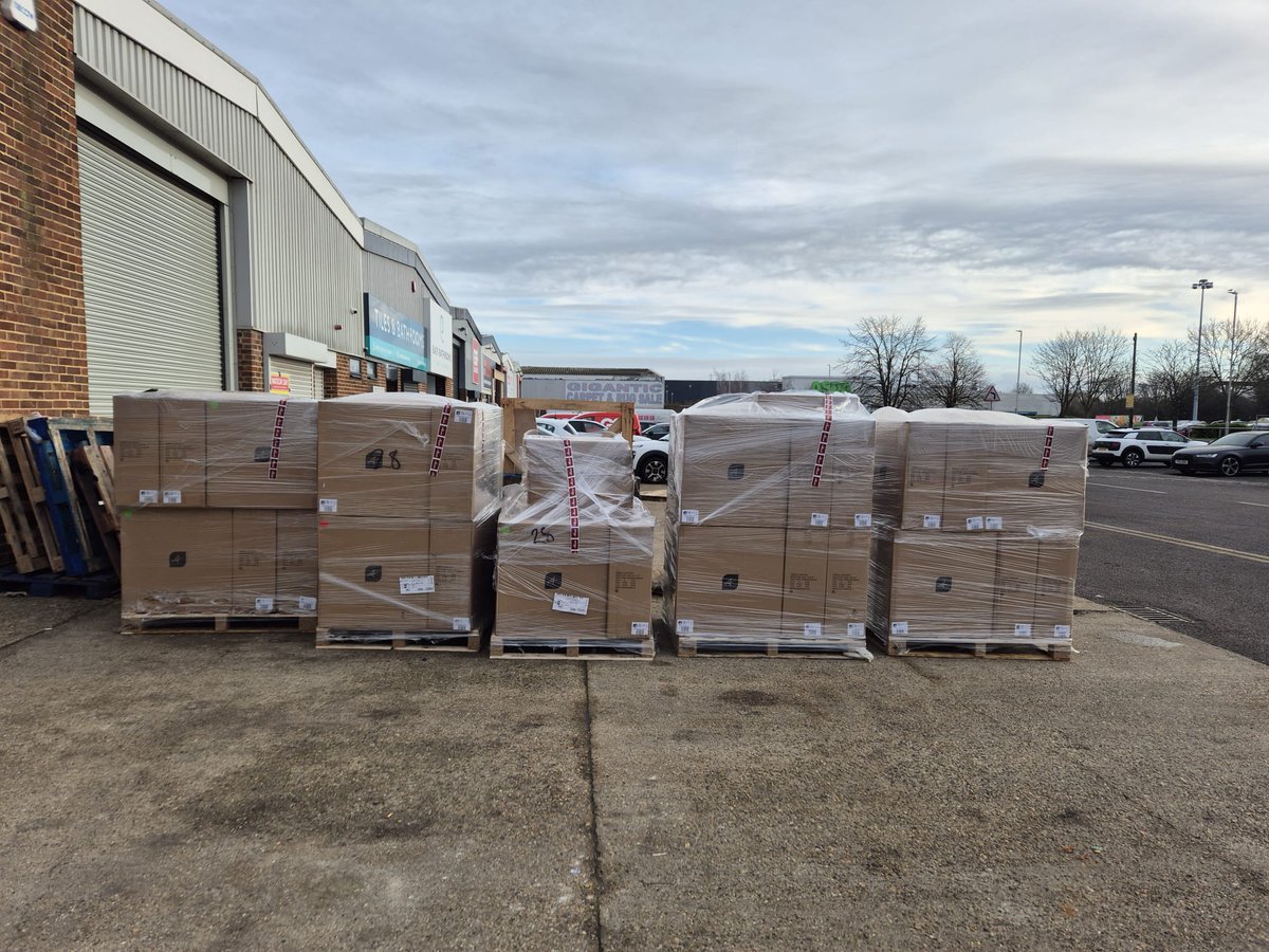 Big delivery heading out today! 5 pallets of Ansell Lighting supplies on its way to a customer in London.

Whether it’s a big project or a small upgrade, we've got you covered 🙌

#ElectricalLightingSupplies #AnsellLighting #electrician