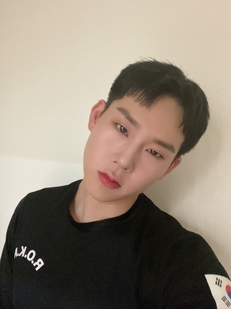 이거잖아!!! 내가 기다린 셀카 각도 이거라구 !!!!!