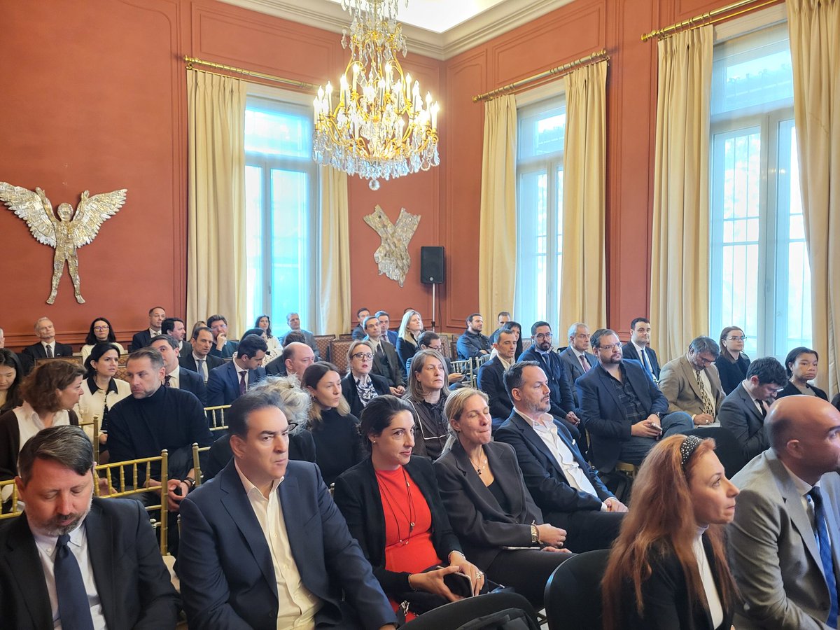 Ενόψει της Συνόδου για την Τεχνητή Νοημοσύνη στο Παρίσι τον Φεβρουάριο, συζήτηση στην Πρεσβεία γύρω από τις δυνατότητες που προσφέρει, τα ζητήματα ασφαλείας που προκύπτουν &amp; τις απαραίτητες προσαρμογές που απαιτούνται.
<a href="/kyranakis/">kyranakis</a> <a href="/laurenceauer/">Laurence Auer</a>
<a href="/guykak/">Guy Krief</a>  #artificalintelligence #IA