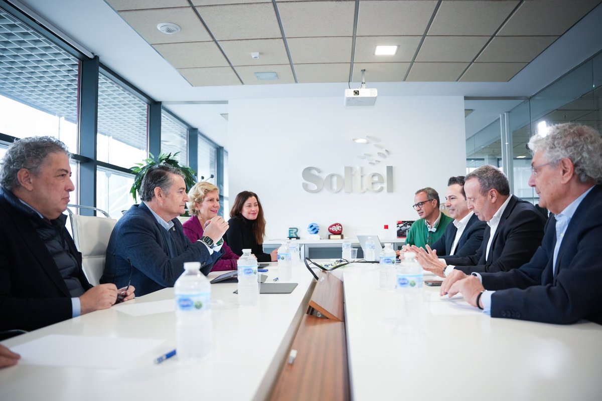 antoniosanz's tweet photo. El Gabinete Jurídico de la @AndaluciaJunta estrena eLex, una herramienta pionera que usa #IA y que optimiza la gestión de expedientes. Estará operativa el próximo verano

Hoy en Soltel, impulsamos la #TransformaciónDigital para una #Justicia más ágil y eficiente. https://t.co/2yy5yXgrTN