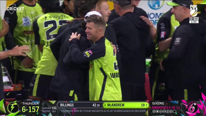 The moment the Thunders beat the Sixers to make the BBL14 Final 🙌 📹 Credits: Twitter/BBL
