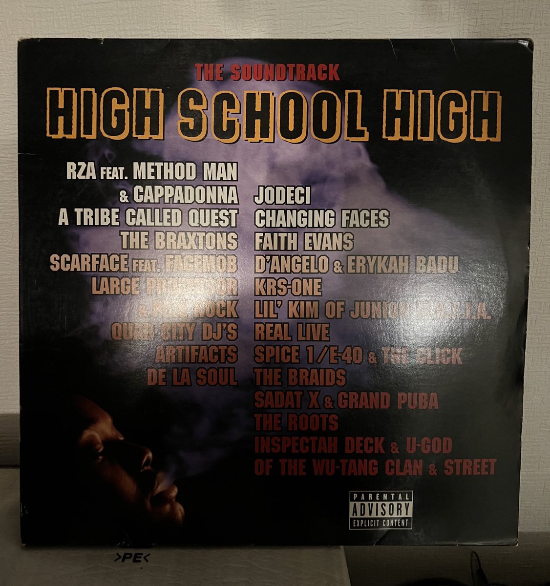 takuraw_1118's tweet photo. 結局まっすぐ帰ってきた。
そして今日話題になったHigh School High に針を落とす。
今週も1週間お疲れ様でした。
#HighSchoolHigh https://t.co/O8ISYAvcTd