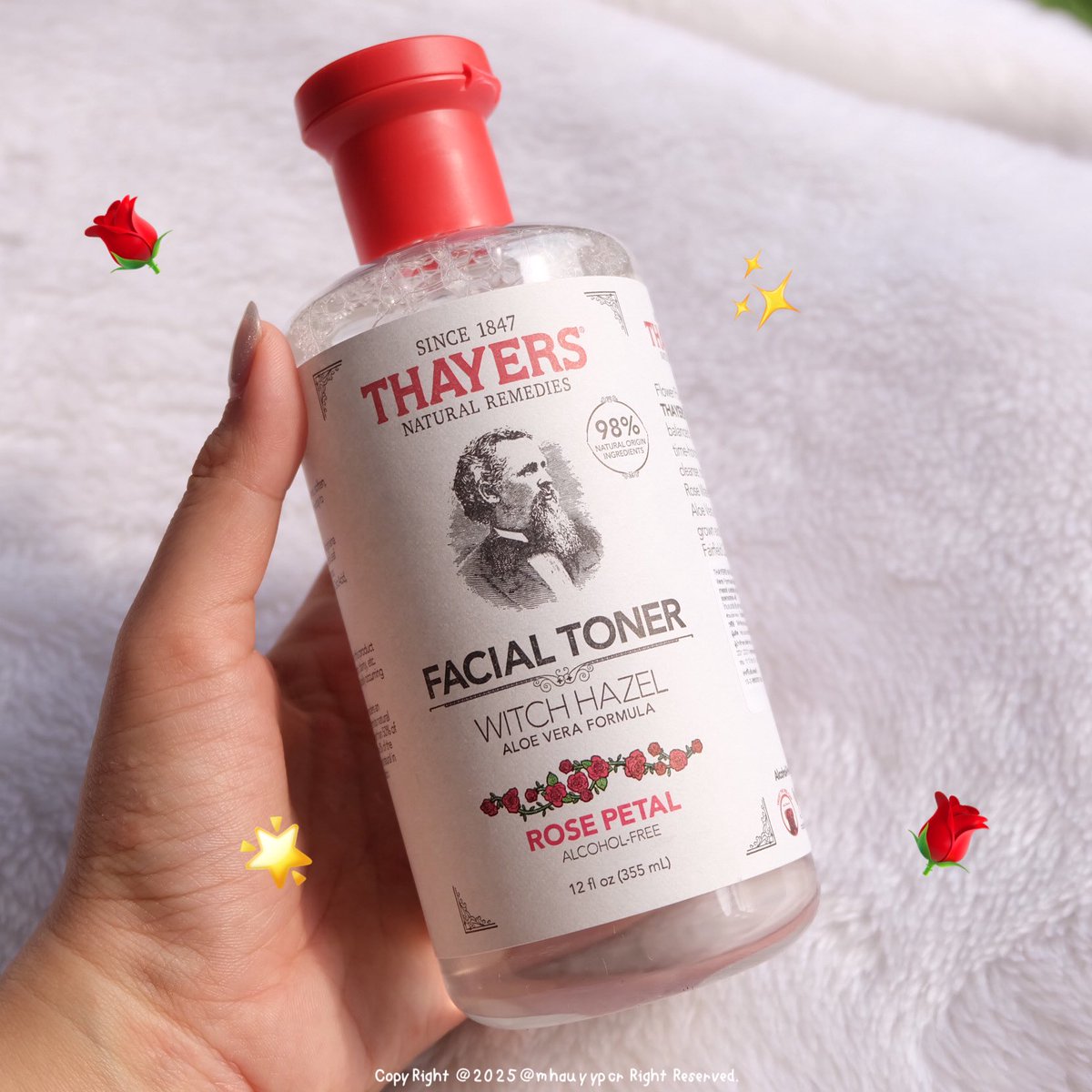 mhauyypcr's tweet photo. โทนเนอร์ในตำนานก็ต้องยกให้ #Thayers นี่ชอบสูตร Rose อ่ะกลิ่นหอมกุหลาบ ช่วยในเรื่องเพิ่มความชุ่มชื้นให้ผิว เสริมเกราะป้องกัน กระชับรูขุมขน แล้วคือช่วยลดรอยสิวด้วย นี่ใช้หลังล้างหน้า เช้า-เย็น เป็นประจำ ผิวดีขึ้น ไม่แห้งตึงแถมรอยสิวจางลงด้วยย 👀🫧
#THAYERSTH #ThayersThailand #โทนเนอร์ฝาแดง #AllAboutYouThailand