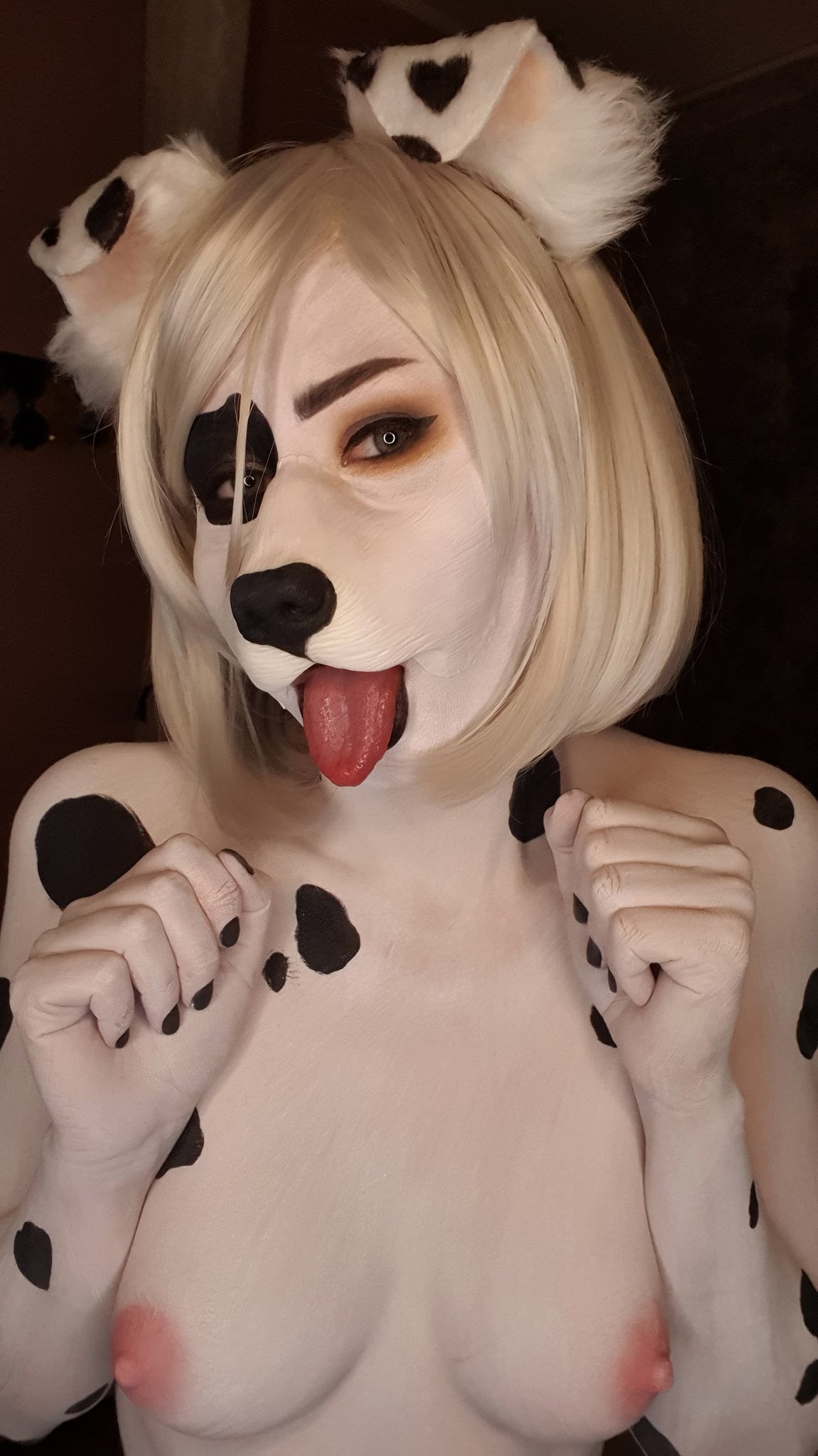 2 pic. Do you prefer black spots or brown spots?🐶 https://t.co/usvNzOJm7V
