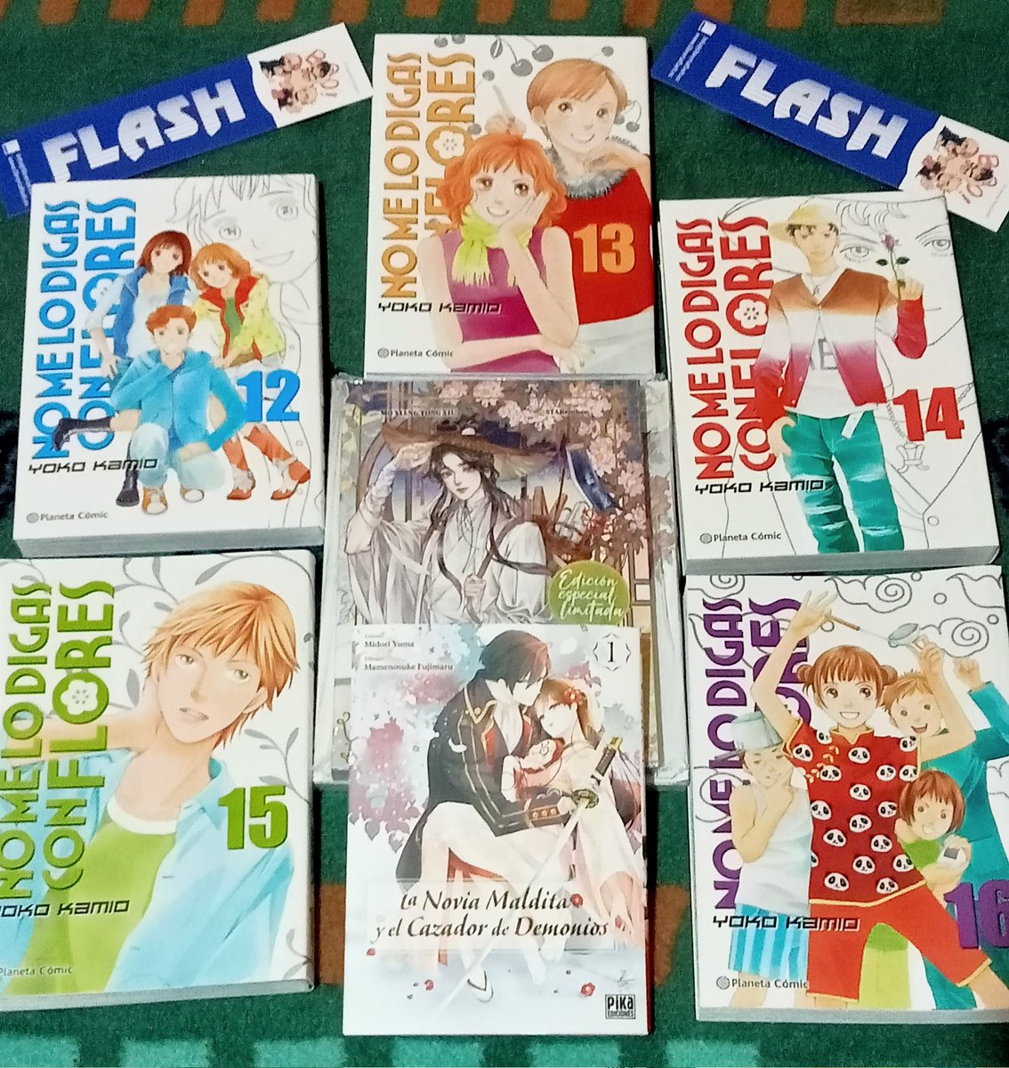 EnJoykitten's tweet photo. Últimas compras de @SevenxAmy y mía hechas en @FLASHLIBRERIA 💞
El gran botín es de mi hermana (por fin termina HYD 🎉) Por mi parte, empiezo serie nueva(como resistirme con lo bonita que se ve y el librero ya me la vendido maravillosamente bien)♥️ @PlanetadComic @PikaEdiciones https://t.co/yYFMYY9pPe