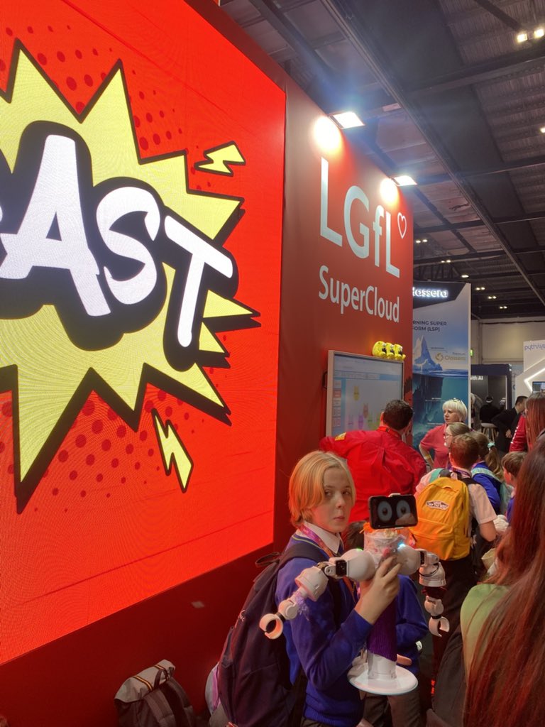 stjhighgate's tweet image. Our Robotics Club is having an amazing time at BETT, exploring the latest in educational tech! 🚀 So proud of our young innovators leading the way. #BETT2025 #RoboticsClub #FutureLeaders #EdTech#ShapeRobotics#LGfL