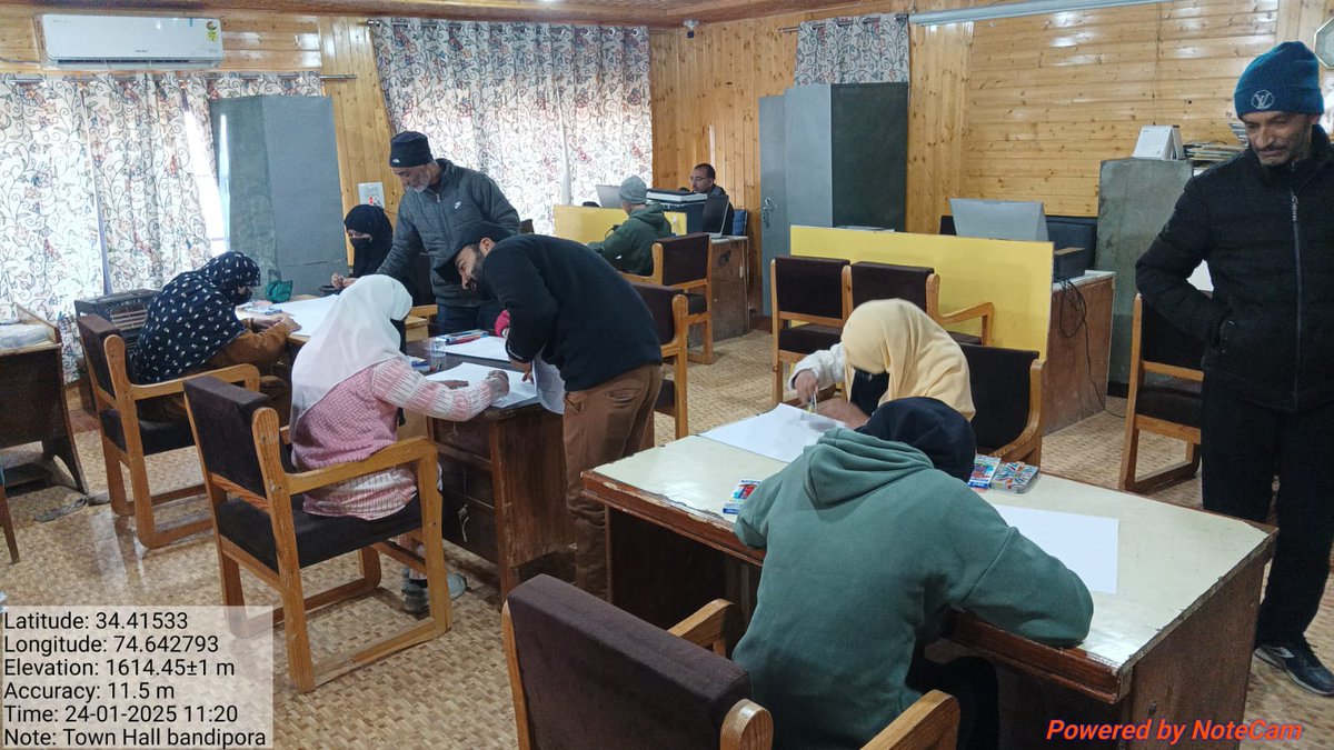 CEOMCBANDIPORA's tweet photo. "Today, the Municipal Council Bandipora organized a series of impactful activities at Nishat Park Bandipora under the Plogging Drive initiative.
#CleanRepublic #Swachhik
@mandeep082 @JKHUDD1 @DULBKASHMIR @dcbandipora @diprjk @dicbandipora https://t.co/nyXSZyEvVt