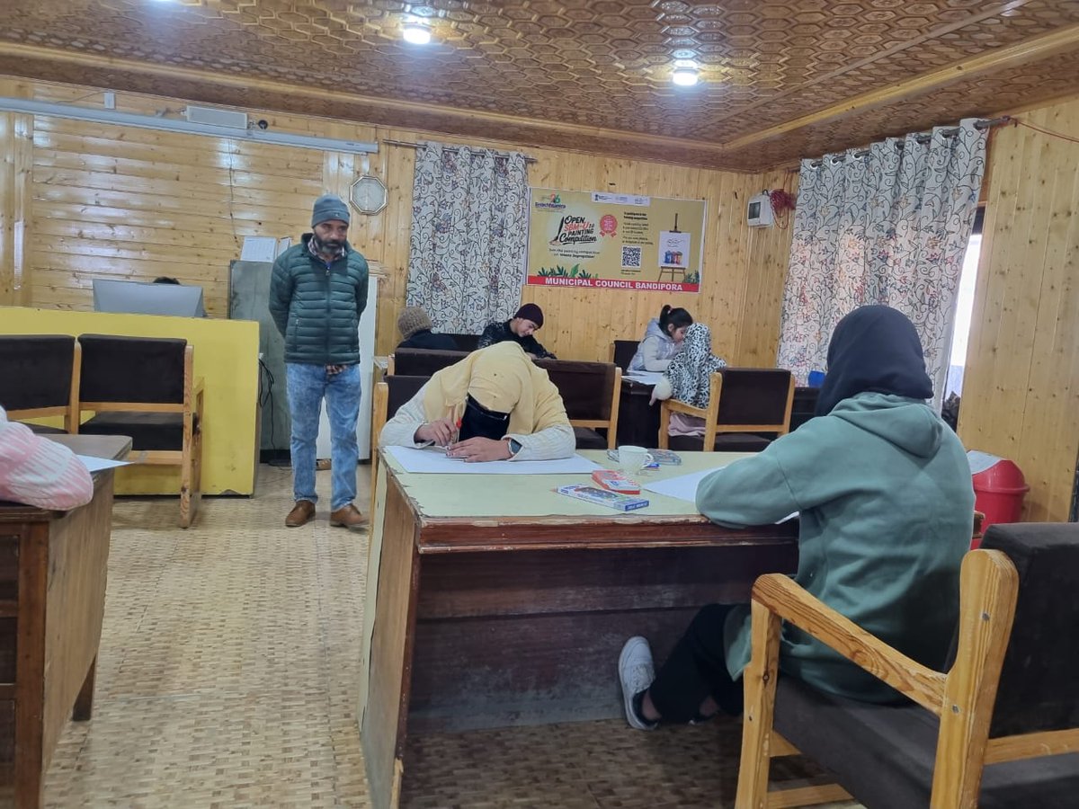 CEOMCBANDIPORA's tweet photo. "Today, the Municipal Council Bandipora organized a series of impactful activities at Nishat Park Bandipora under the Plogging Drive initiative.
#CleanRepublic #Swachhik
@mandeep082 @JKHUDD1 @DULBKASHMIR @dcbandipora @diprjk @dicbandipora https://t.co/nyXSZyEvVt