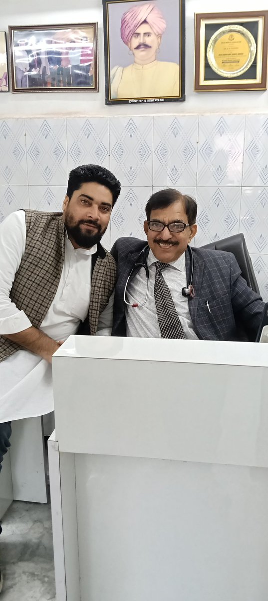 MoinHerowala's tweet photo. हज़ारों काबिल डॉक्टरों की टीम
(दिल्ली मेडिकल एसोसिएशन) के President. एवं उत्तर पूर्वी दिल्ली के
 मशहूर व काबिल डॉक्टर 

Dr. B.B. Wadhwa साहब से मुलाक़ात एवं चुनाव पर ���र्चा जनाब ने आशीर्वाद के साथ मेरा मार्ग दर्शन किया!
आपका आशीर्वाद बना रहे 
@DMA1914 @DmaPresident https://t.co/LnJZGbnpbA