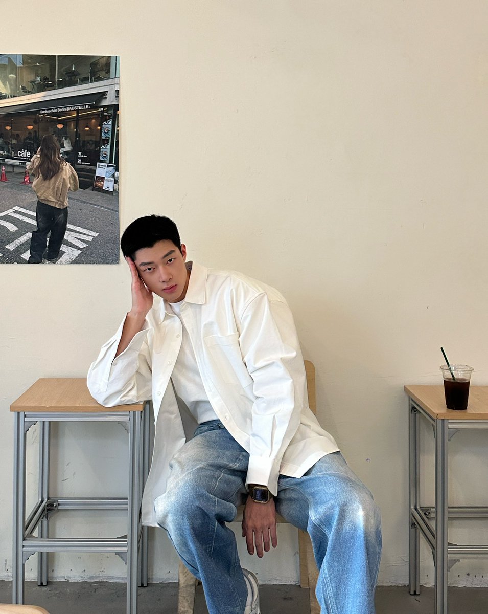 Isaacgoodboy's tweet photo. 白衬衫 https://t.co/TPp4IiZEz0