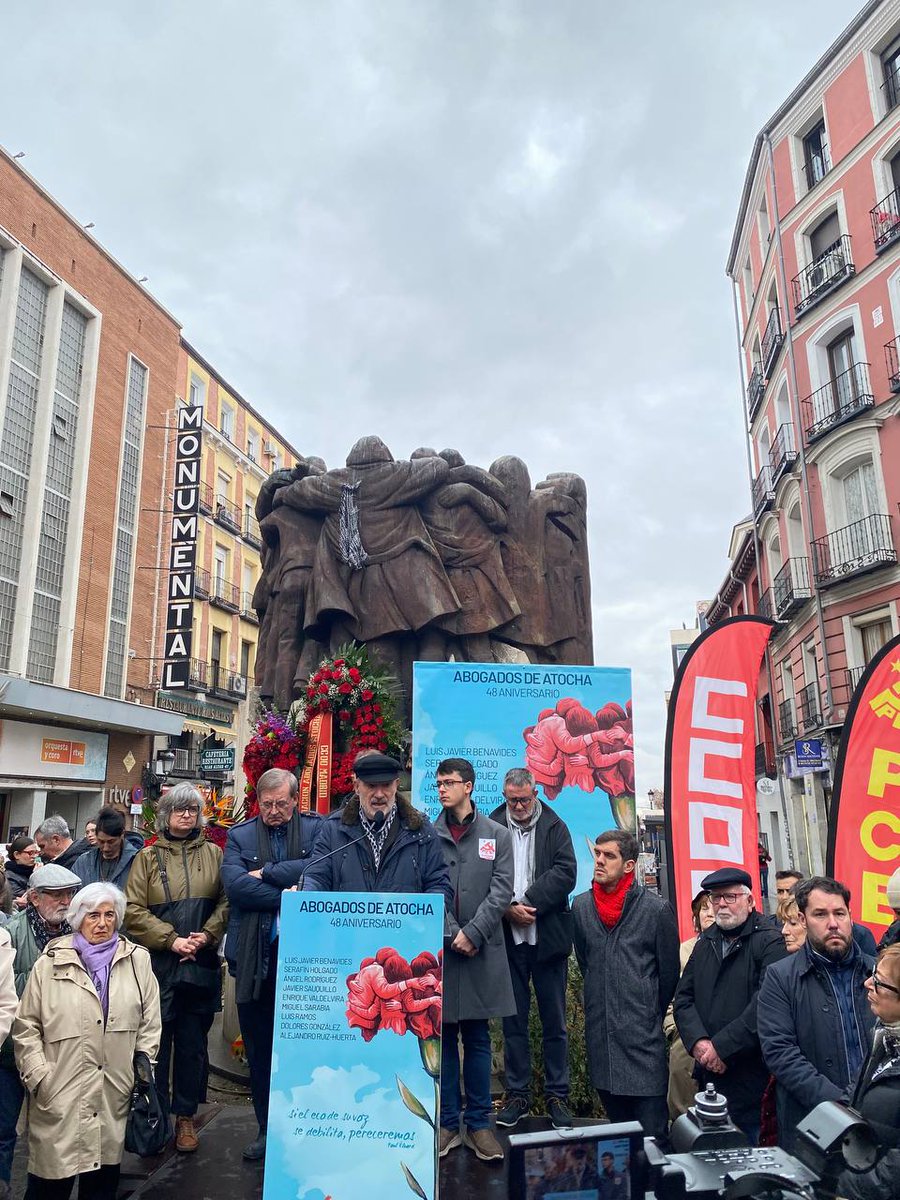 Federación Vecinal de Madrid (@fravm) on Twitter photo Que sus nombres y su ejemplo de vida no caigan jamás en el olvido. Junto al lugar de la calle Atocha en el que fueron asesinados hace 48 años por las balas de la ultraderecha, representados por <a href="/Jorgenacarino/">Jorge Nacarino</a> , rendimos homenaje a nuestros #AbogadosDeBarrio #AbogadosDeAtocha Que sus nombres y su ejemplo de vida no caigan jamás en el olvido. Junto al lugar de la calle Atocha en el que fueron asesinados hace 48 años por las balas de la ultraderecha, representados por <a href="/Jorgenacarino/">Jorge Nacarino</a> , rendimos homenaje a nuestros #AbogadosDeBarrio #AbogadosDeAtocha