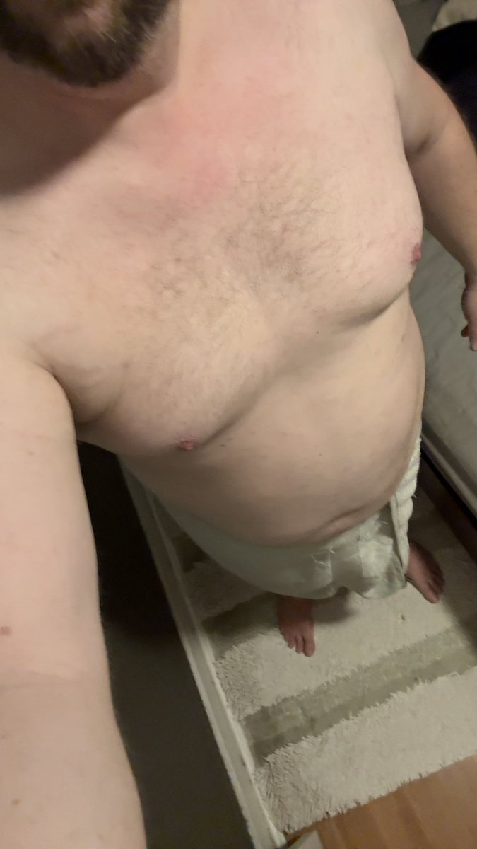 retnier123's tweet photo. Happy #fatguyfriday from your friendly neighborhood fluffy guy. Stay warm. Stay hydrated and stay sexy friends https://t.co/07qO9AKt2j