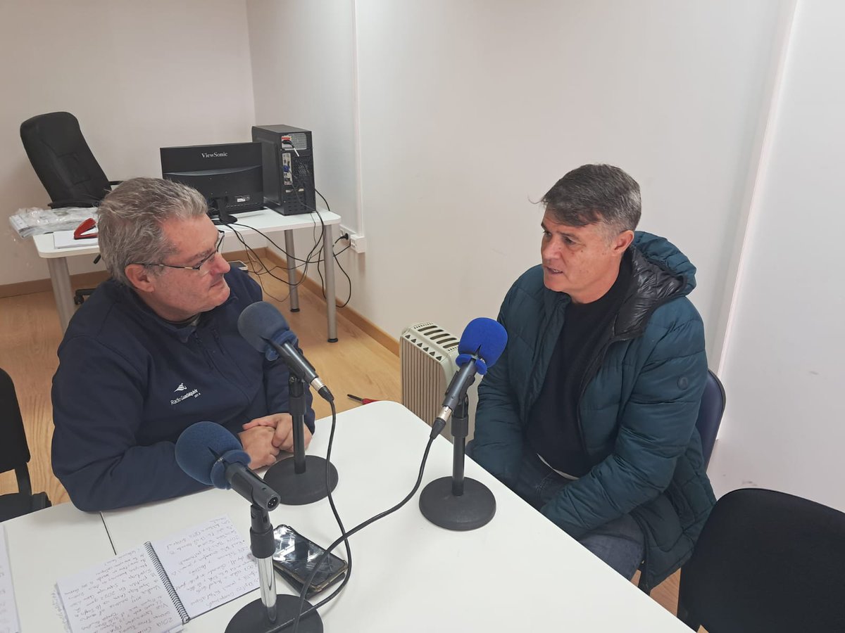 Manolo Carlos (@manolocarlosgil) on Twitter photo El lunes nos espera un Balonazo con <a href="/pedromorilla/">Pedro Morilla Pineda</a>. Su trayectoria deportiva como jugador y entrenador. Anécdotas, vivencias como las de China con Wuhan Three Towns. Cuando fue corresponsal tras el inicio del COVID o sus títulos Campeón de la Superliga y Supercopa China. El lunes nos espera un Balonazo con <a href="/pedromorilla/">Pedro Morilla Pineda</a>. Su trayectoria deportiva como jugador y entrenador. Anécdotas, vivencias como las de China con Wuhan Three Towns. Cuando fue corresponsal tras el inicio del COVID o sus títulos Campeón de la Superliga y Supercopa China.