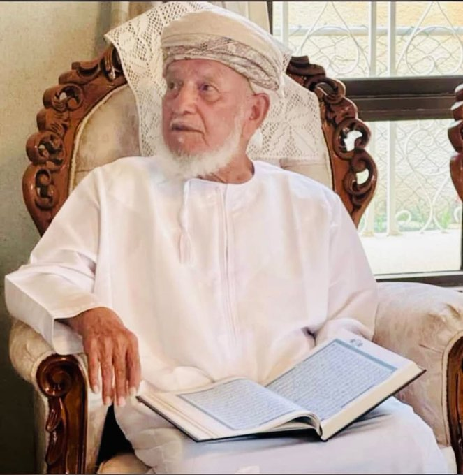 بقلوب مؤمنة بقضاء الله وقدره، ننعى رحيل العميد الشيخ محمد بن سعيد الرقيشي، سائلين المولى عز وجل أن يغفر له ويرحمه، ويسكنه فسيح جناته، ويلهم أهله وذويه الصبر والسلوان.
  إنا لله وإنا إليه راجعون.