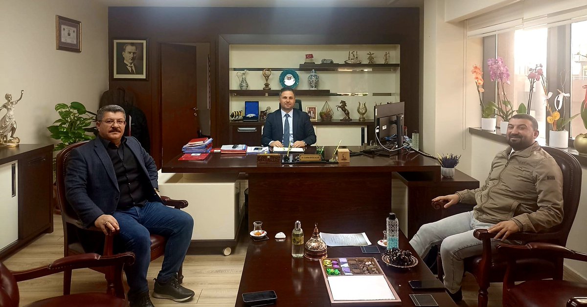 Et ve Süt Kurumu Genel Müdür Yardımcısı olarak atanan değerli kardeşimiz Ceyhun Bozçalar'a <a href="/BozcalarTuna/">Ceyhun BOZÇALAR</a>  <a href="/beratakinci01/">Doç.Dr.Berat Akıncı</a> hocamla  birlikte hayırlı olsun ziyaretinde bulunduk. Rabbim muvaffak eylesin inşallah. 🧿👏🇹🇷🇹🇷