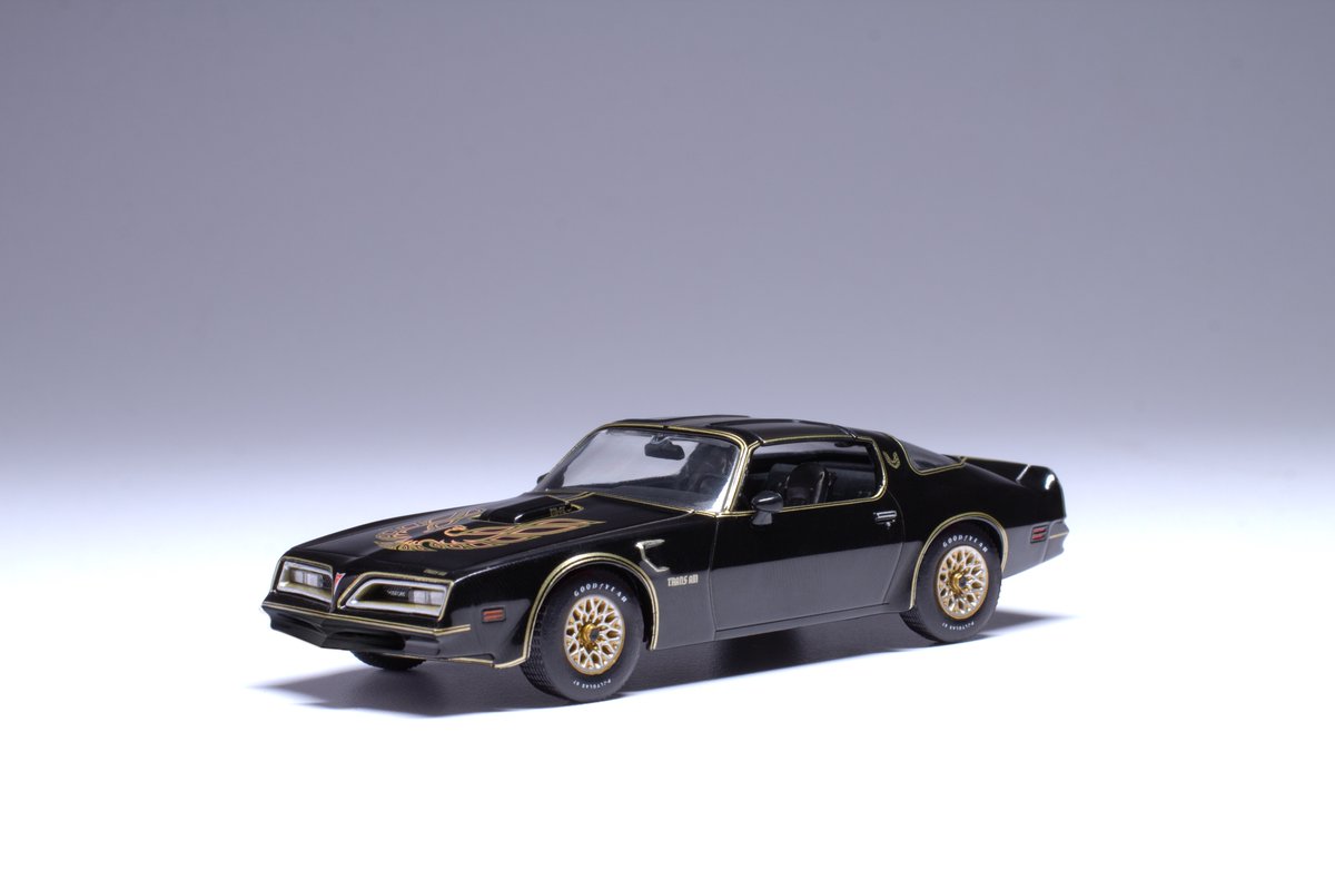 ixo_modelcars's tweet photo. ❗IXO AMERICA❗🇺🇸
The Pontiac #FirebirdTransAm is a true symbol of American muscle. It continues to capture the hearts of enthusiasts and collectors worldwide. 1/43

#IXOModelcars #IXO #IXOAmerica #AmericanCars #Pontiac #PontiacFirebird #TransAM #143Diecast #Diecast #143scale https://t.co/JeNF9nZjUW