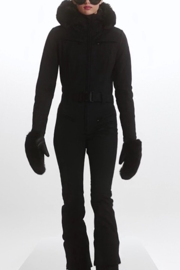 theguide_uk's tweet image. Going skiing this year? Rent your skiwear from one of these stylish platforms inc @BYROTATION #skiwear #skiing  bit.ly/40IZf46