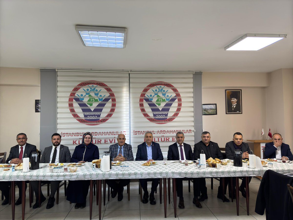 akgencesenyurtt's tweet photo. Ardahan Kültür Evinin organize etmiş olduğu kahvaltı programına, İlçe Başkanımız Sayın @togaycoban75 , Kadın Kolları Başkanımız Sayın @YldrmHarika , Gençlik Kolları Başkanımız Sayın @msaygultr ve teşkilat mensuplarımız ile katılım sağladık.

Nazik davetleri ve misafirverperlikleri için Ardahan Kültür Evi Başkanı Sayın Efrail Çiftçi ve ekibine teşekkür ederiz.