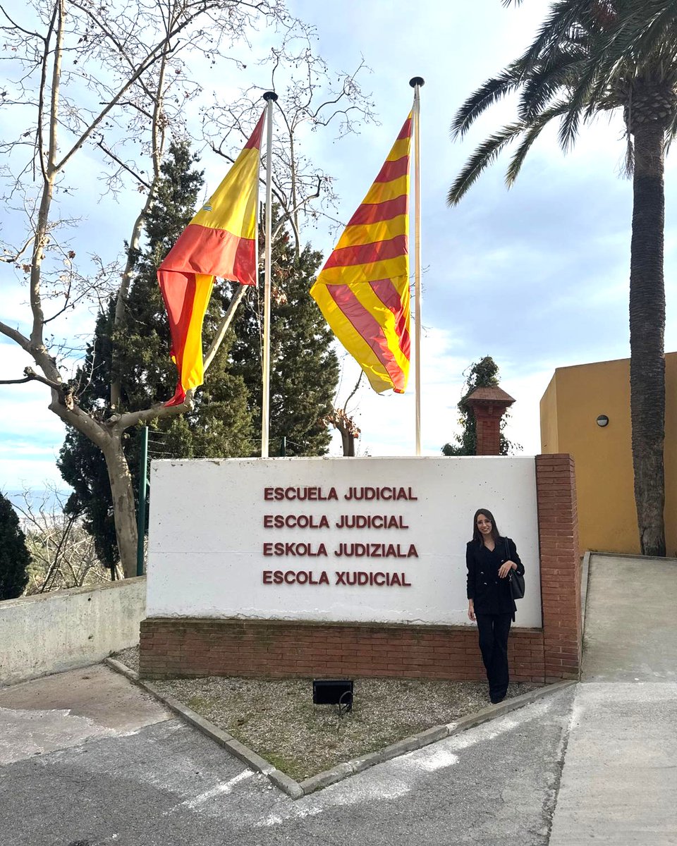 FDET_UdL's tweet photo. 🎉 La Nerea Chinchurreta, graduada en Dret per la @UdL_info, forma part de la 75a promoció de la Carrera Judicial, que ha iniciat el curs a l'Escola Judicial de Barcelona. ⚖️ Un orgull per a la #FDET🌟 #Dret #UdL https://t.co/XneYY3jFGo