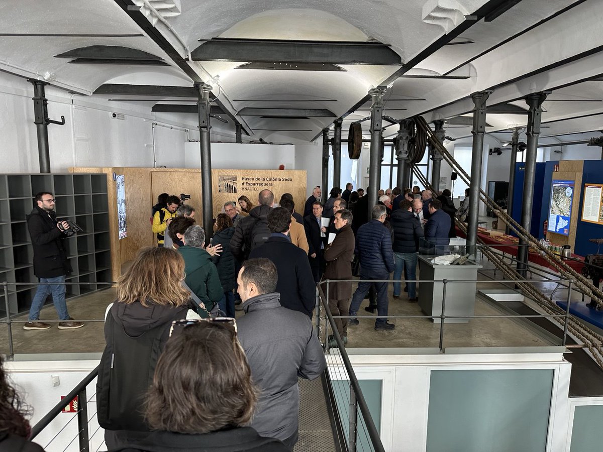 AjuntamentOlesa's tweet photo. 🔴 COLÒNIA SEDÓ

📝 L'alcalde d'#Olesa, @JordiParent, ha participat en la signatura d’un manifest per a la regeneració i governança de la #ColòniaSedó, al costat de la consellera de Cultura, @shalmodovar, l’alcalde d’Esparreguera, @Juan_Jurado_Br, i altres autoritats.
👇🏻 https://t.co/k0G00fuwET