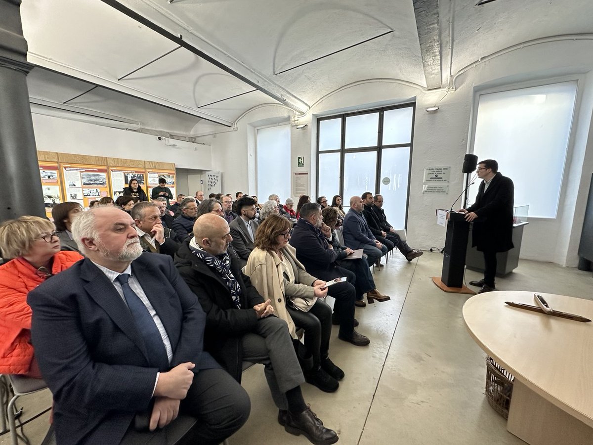 AjuntamentOlesa's tweet photo. @Jordiparent @shalmodovar @Juan_Jurado_Br 🗣 Parent ha destacat que “moltes famílies d’Olesa han treballat, han nascut i han crescut a la Colònia Sedó. És essencial recuperar aquests vincles històrics i projectar-los cap a un futur que connecti indústria, cultura i habitatge.”
👇🏻 https://t.co/xuxKeHDODx