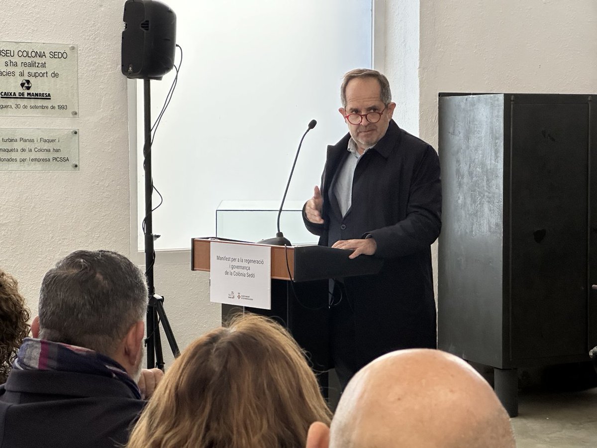 AjuntamentOlesa's tweet photo. @Jordiparent @shalmodovar @Juan_Jurado_Br 🗣 Parent ha destacat que “moltes famílies d’Olesa han treballat, han nascut i han crescut a la Colònia Sedó. És essencial recuperar aquests vincles històrics i projectar-los cap a un futur que connecti indústria, cultura i habitatge.”
👇🏻 https://t.co/xuxKeHDODx