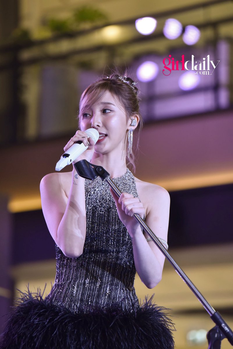 GIRL&GLOSS tweet media