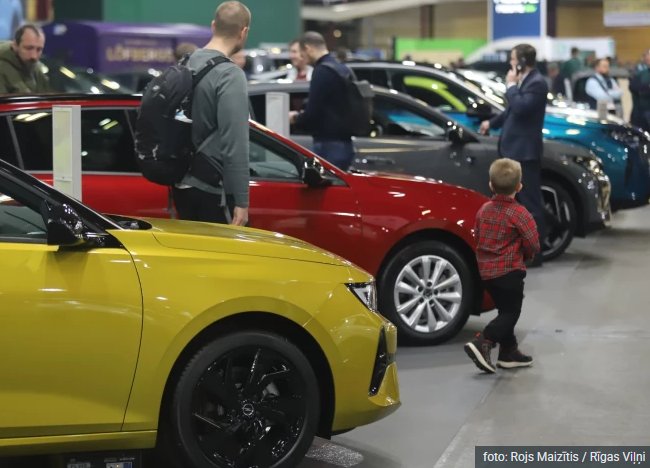 2024.gadā jaunu automašīnu tirgus Latvijā piedzīvoja būtisku samazinājumu,📉reģistrējot 17 128 vienības, kas ir par 7,2% mazāk nekā 2023.gadā. Kāpēc tas tā ir? Apkopojām būtiskākos iemeslus tirgus kritumam⏬