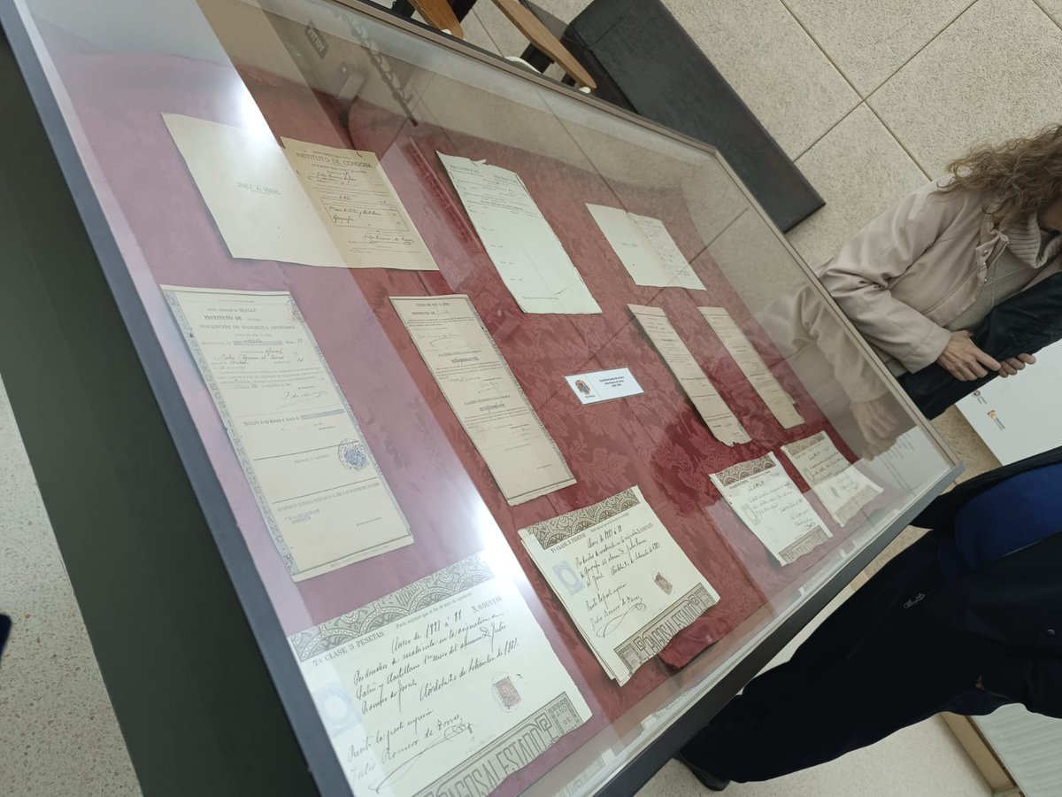 archivofudepa's tweet photo. 🎨 Inaugurado en el IES Séneca (Córdoba) la exposición "Julio Romero de Torres: Insigne Trabajador y Obrero del Arte".
🗓️ Hasta el 24/02 | ⏰ L-V, 17-21h.
Gracias al IES Séneca por su colaboración y los valiosos documentos aportados. ¡No te la pierdas! 🙌 #FUDEPA
@UGT_Andalucia https://t.co/dlA2oSqoIH