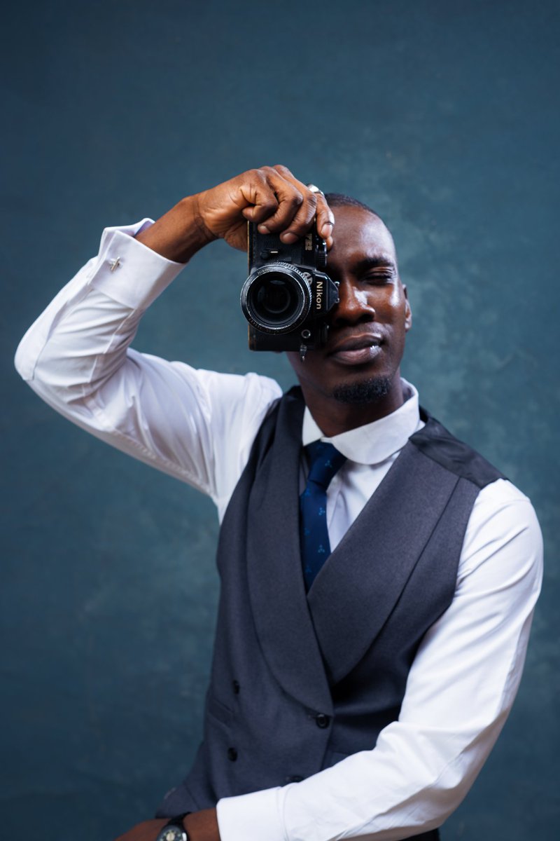 BabaFotoo's tweet photo. Better late than never ✅️

LL.B(Bachelors in Law) University of Lagos 
2nd class Honors Division 

To God, my lense, and genuine friendships that kept me going during a 5 year journey turned 8....I say a big thank you 🙏🏾🫶🏾. https://t.co/A7XURQo5Cu