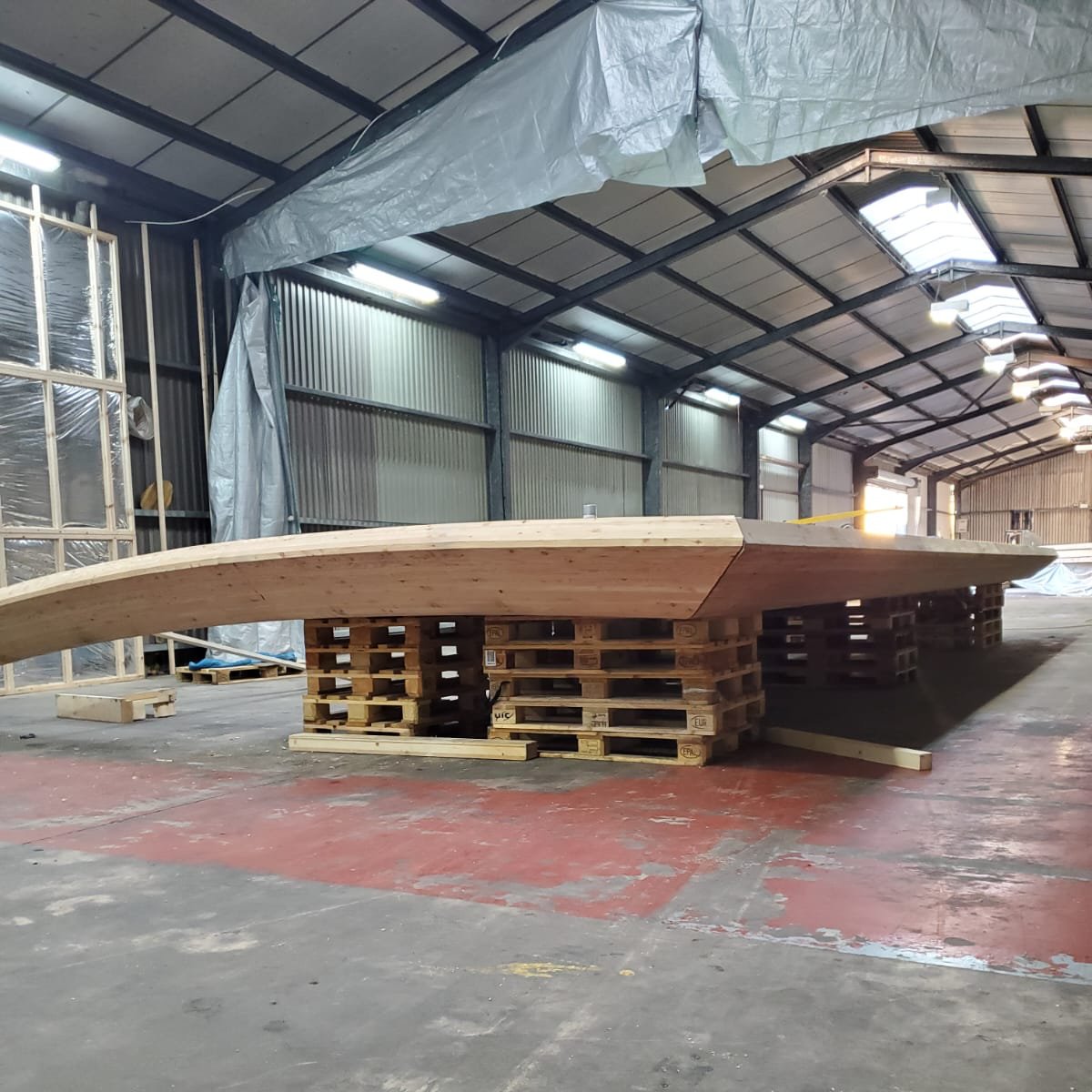 BucklandTimber's tweet photo. Yes, we know we've shared a lot for Colindale Sation, but it is a BIG project!

These are the facias for the station project. They are 11m x 8m long, and weigh in around 700kg each!!

 #Facias #EngineeringFeats #ProjectUpdates https://t.co/RHdiqjxCUu