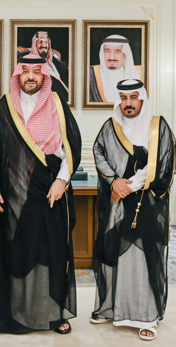 ابارك لسمو سيدي الامير فيصل بن خالد بن سلطان الثقة الملكية بالتمديد لاربع سنوات قادمة لامارة المنطقة ونسال الله التوفيق والسداد لسموه الكريم