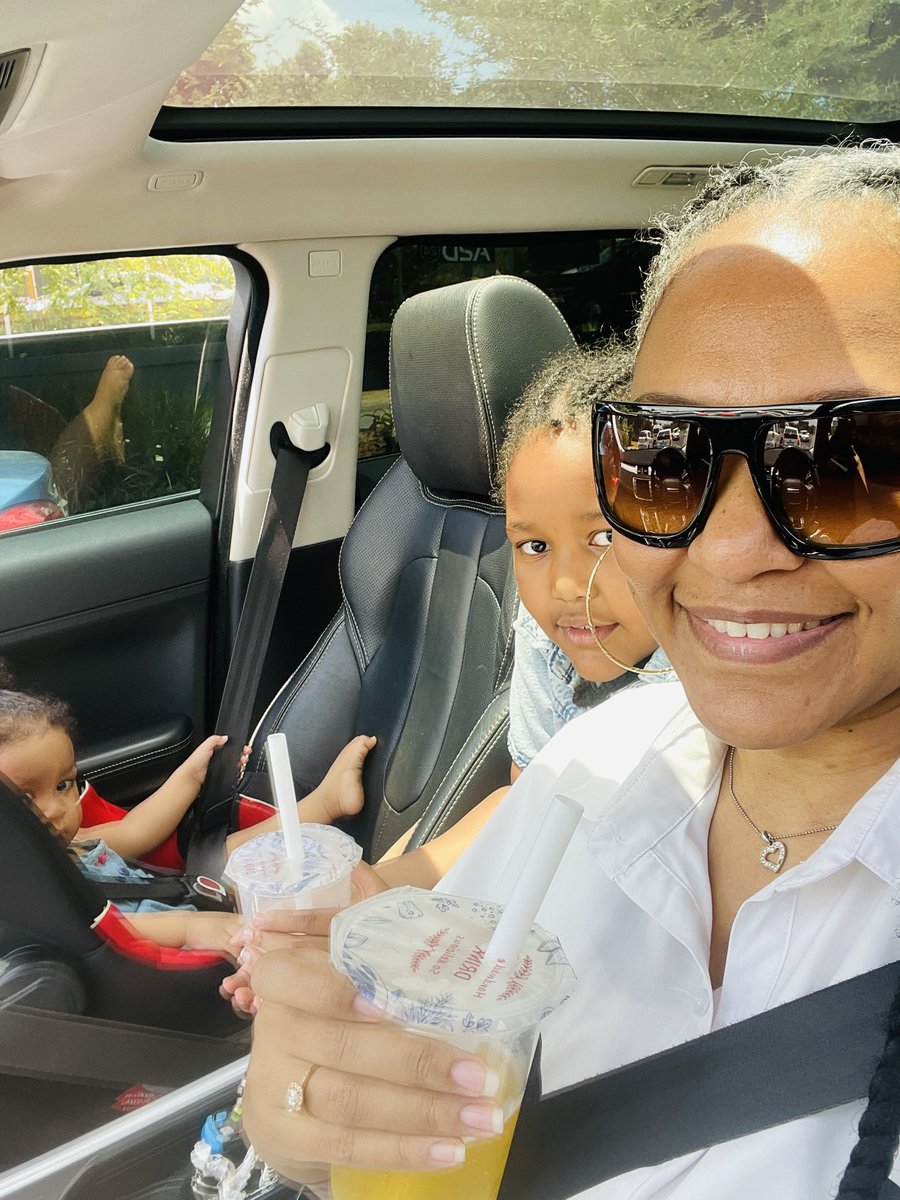 Mrs_Smale's tweet image. A mother with her Cubs! #lunchvibes #funintheSun