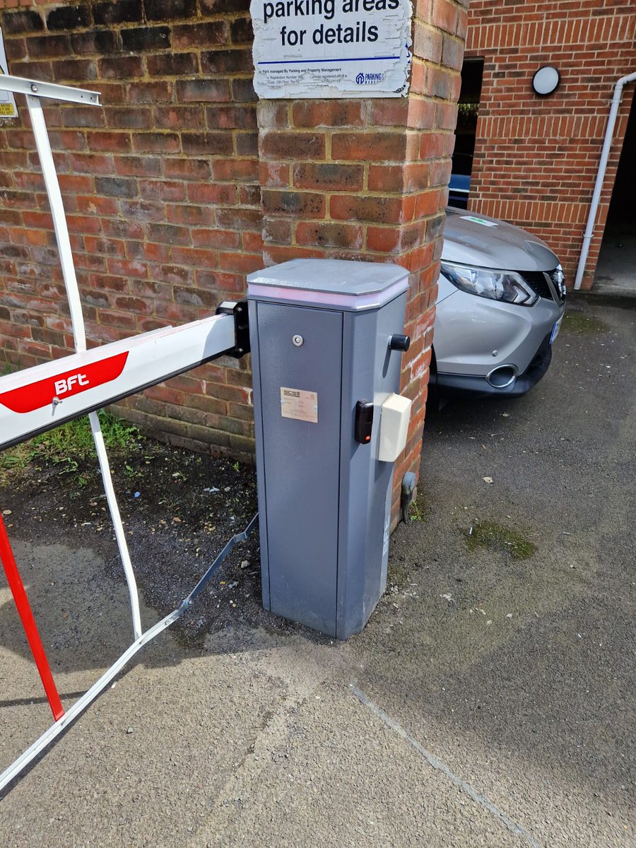SCSautomationuk's tweet image. New  barrier installation including of barrier skirt and light kit.  Pedestrian gate access with dorma closer and magloc - keypad access @BFTAutomation #barriers #StaySafe #Security