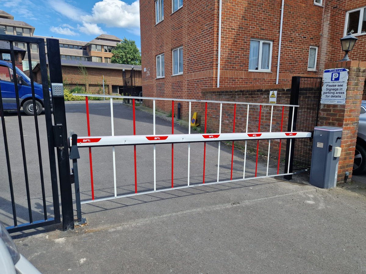 SCSautomationuk's tweet image. New  barrier installation including of barrier skirt and light kit.  Pedestrian gate access with dorma closer and magloc - keypad access @BFTAutomation #barriers #StaySafe #Security