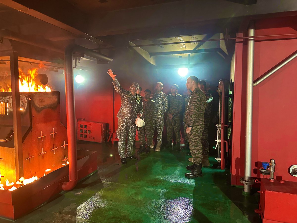 INS_Vishwakarma's tweet photo. 🛡️A visit of excellence!🛡️
40 officers, including 03 officers of #FriendlyForeignNations🤝🏻, from DSSC,Wellington visited #INS_Vishwakarma to explore advanced damage control facilities like 🧯FFTF Agamya 🔥, enhancing tri-services preparedness. 🌊
#NationFirst
#LargeNavyMindset https://t.co/azwy26cJNF