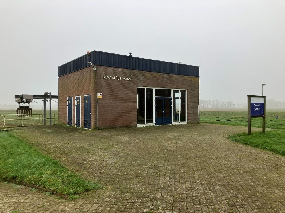 Onlangs zijn we begonnen met de voorbereiding van de renovatie van drie gemalen rondom Coevorden. Om dit efficiënt uit te voeren zijn de drie gemalen geclusterd in één opdracht. We verwachten in de zomer te starten met de uitvoer van het eerste gemaal. vechtstromen.nl/projecten/actu…